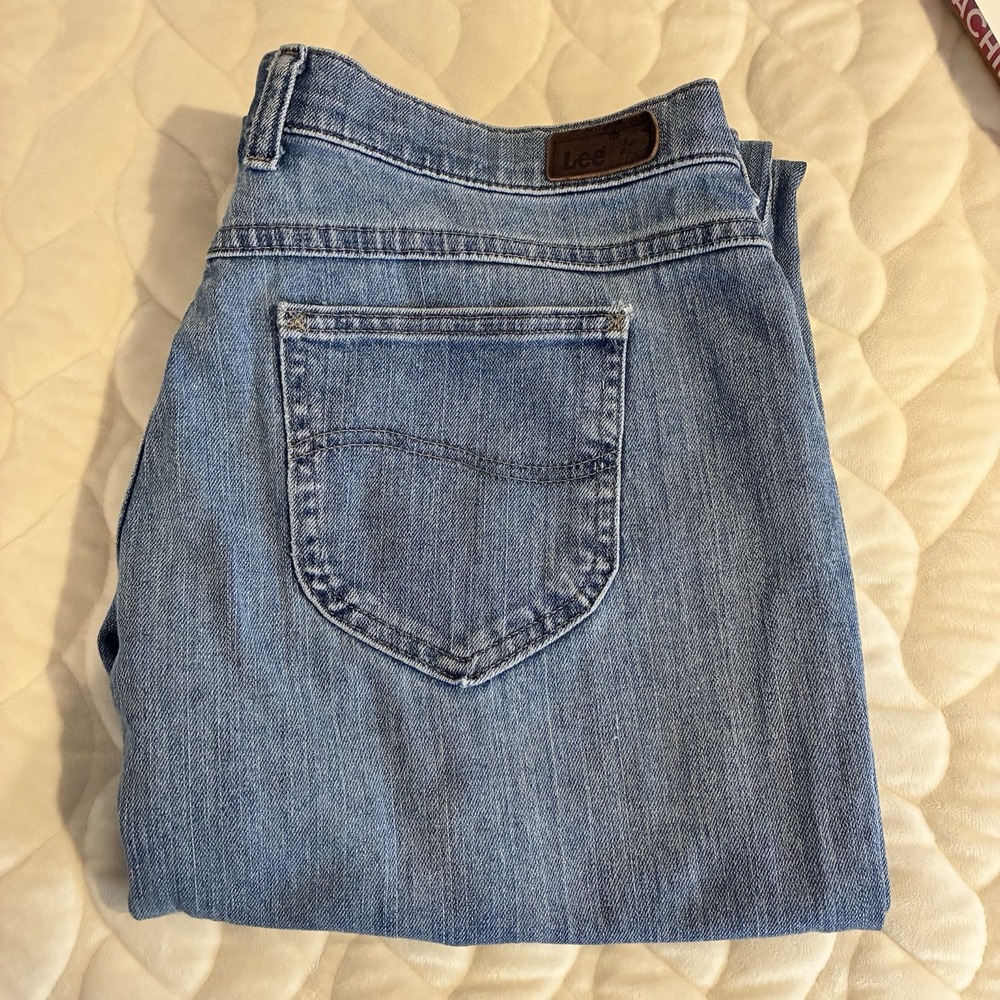Lee Relaxed Fit Womens 18 Short Straight Leg Jeans 36x28 Mid Rise Stretch Casual